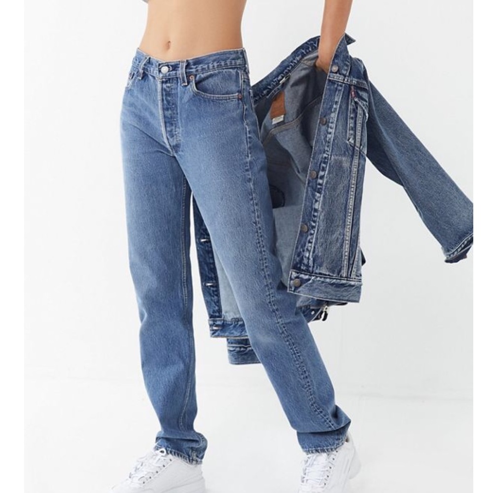 Vintage Levi’s 501 High Waist Straight Leg Jeans – Made in USA (90s)